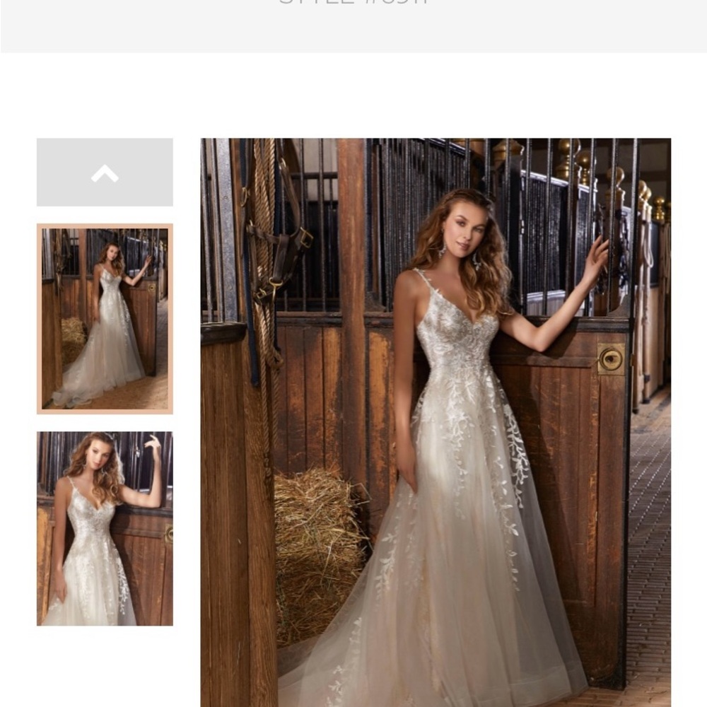Elegant White Lace Wedding Dress